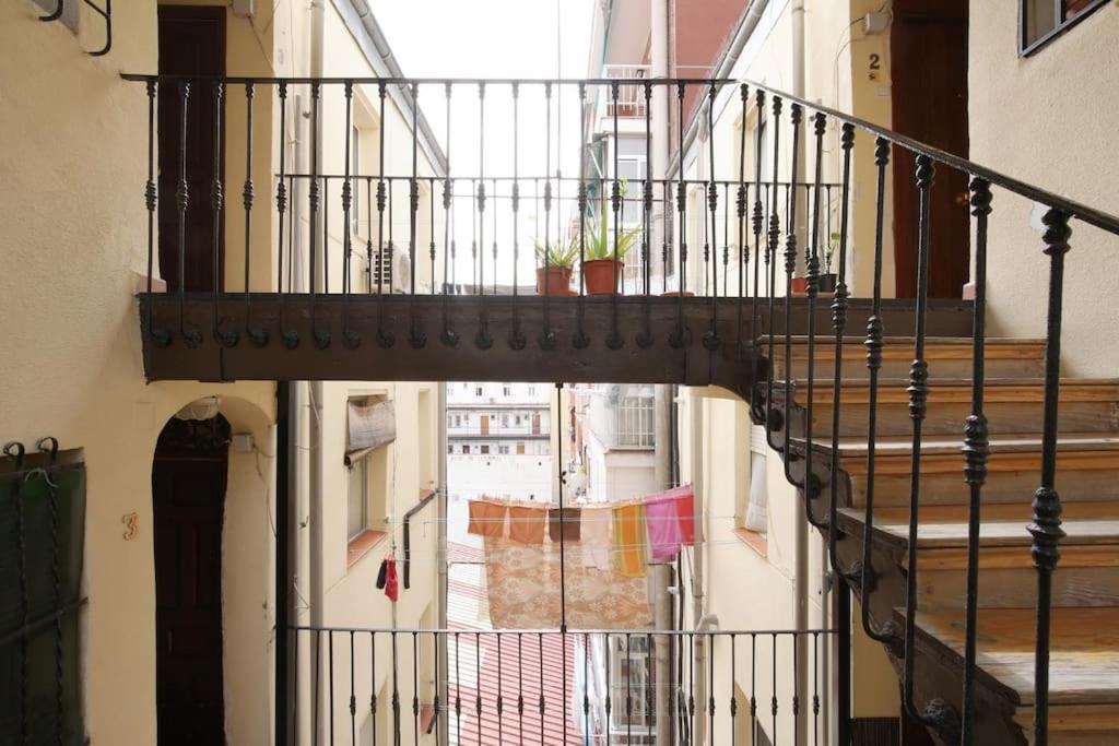 For You Rentals Coqueto Apartamento Temporal De Dos Dormitorios En El Corazon De Madrid Sgv63 Exterior photo