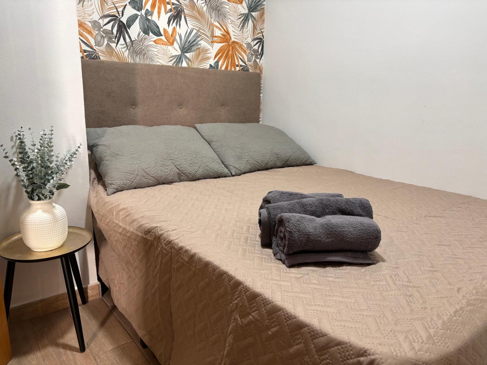 For You Rentals Coqueto Apartamento Temporal De Dos Dormitorios En El Corazon De Madrid Sgv63 Exterior photo